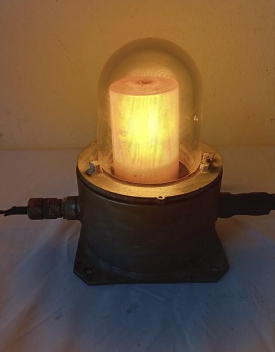 Przemysłowa Lampa z Platformy wiertniczej  Orga Loft Industrial)