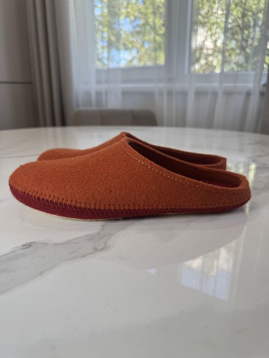 Тапки з натурального войлока.