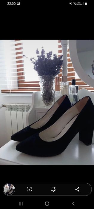 Piękne czarne czółenka