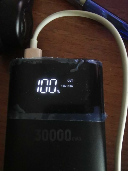 Потужний павербанк 30000 мА/год