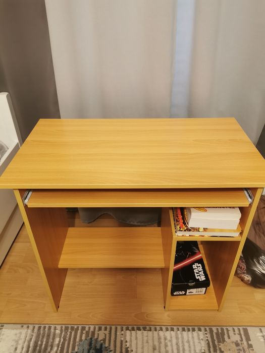 Biurko młodzieżowe komputerowe