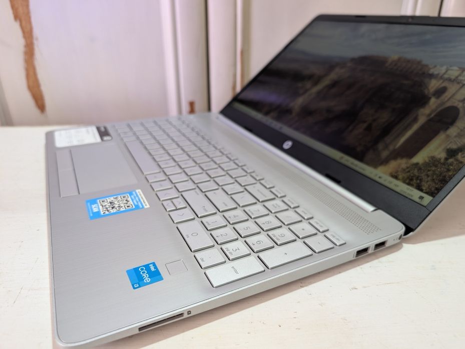 HP pavilion 15 ips_i3-1115g4 як новий