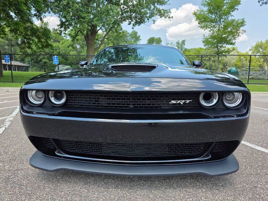 Dodge Challenger SRT Hellcat      2016