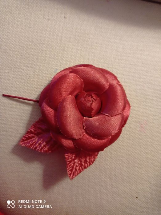 Pregadeira em tecido rosa