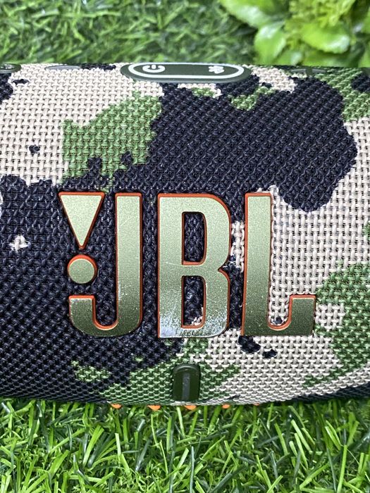 Акустична колонка JBL Charge 5