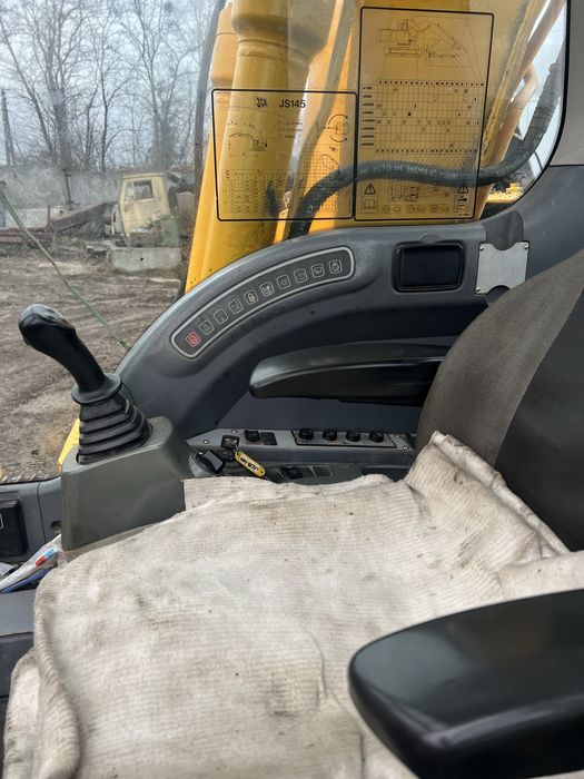 Ескаватор гусеничний