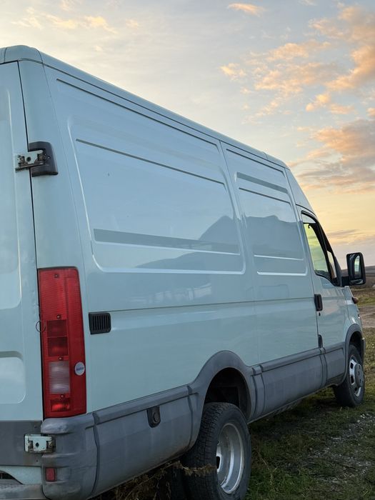 Продам бус Iveco Daily