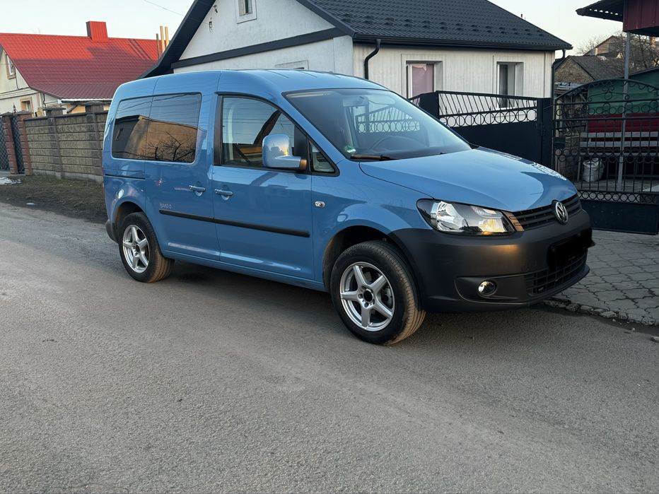 Продам VW Caddy 09.2013 року 2.0 бензин EcoFull(метан)