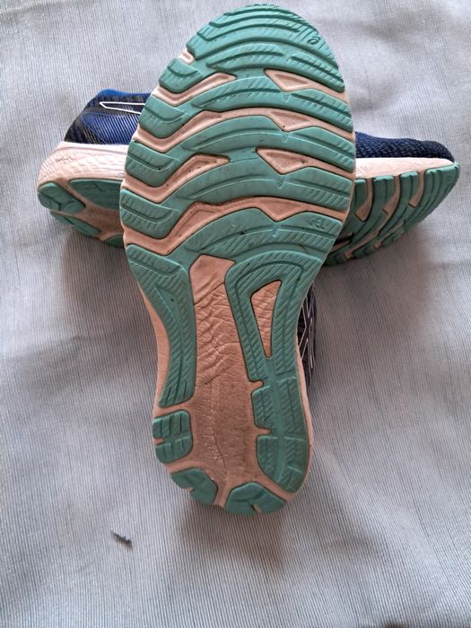 Кросівки Asics 40 р. 600 грн.