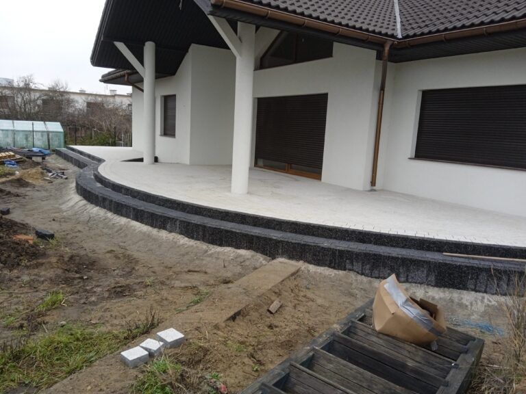 Przekrusz betonowy   gruz kruszony   ceglany  ziemia piasek