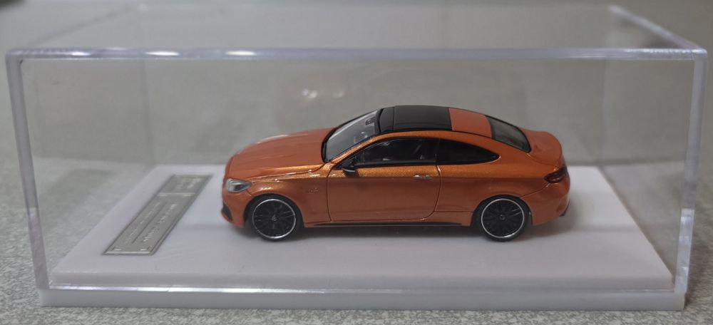 Miniatura 1:64 Mercedes Benz AMG C63 Coupe, nowa