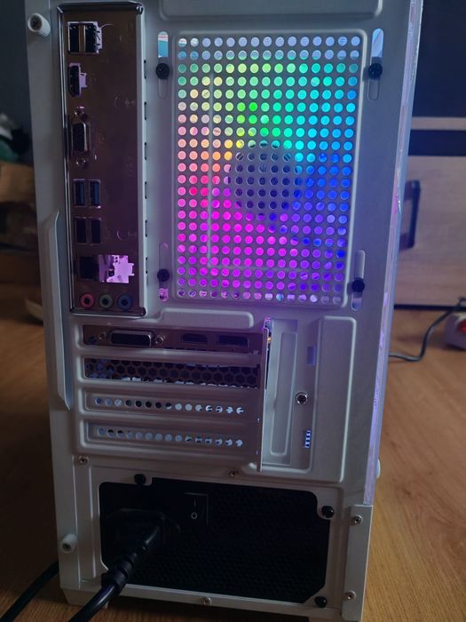 Komputer RTX 2060/RYZEN 7/RGB