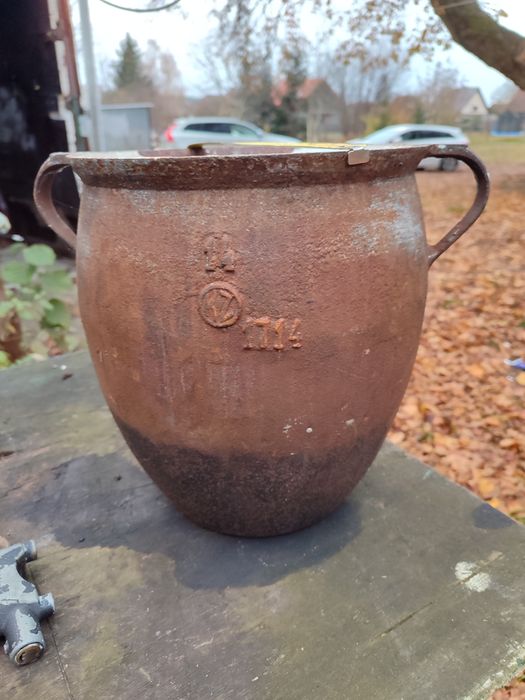 Gary żeliwne do kwiatów