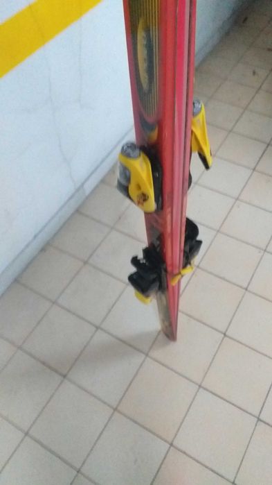 Vendo 3 pares de skis em conjunto ou em separado