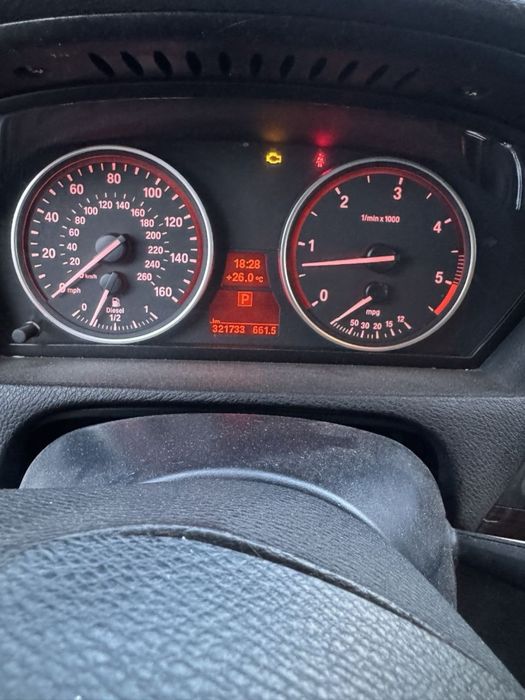 Автомобіль BMW x5 e70