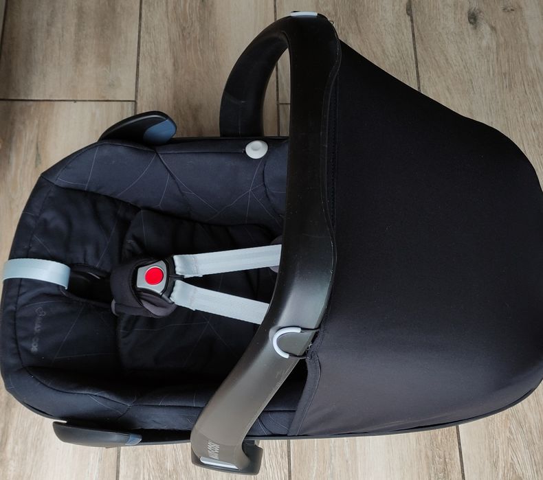 Fotelik Maxi Cosi Pebble, czarny, stan bardzo dobry, 0-13 kg