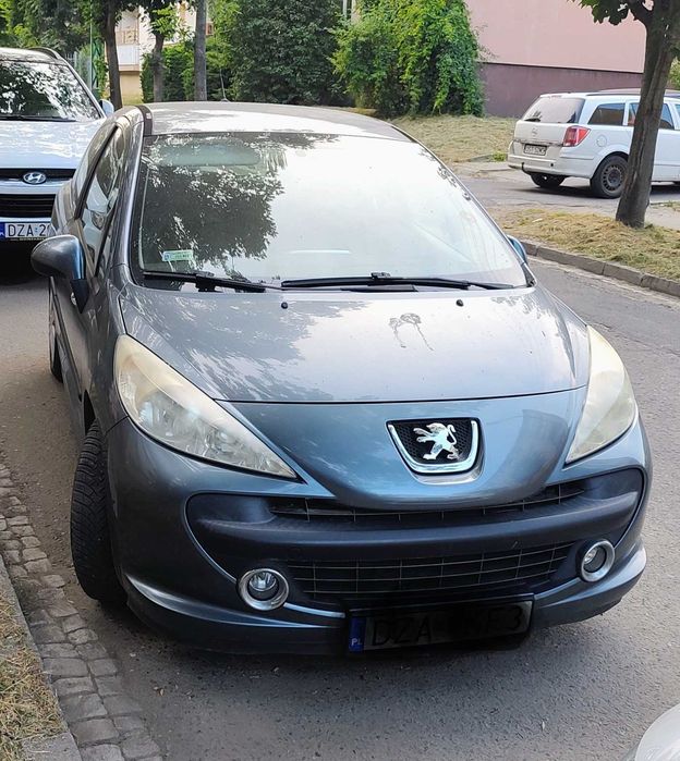 Peugeot 207 z 2008r.