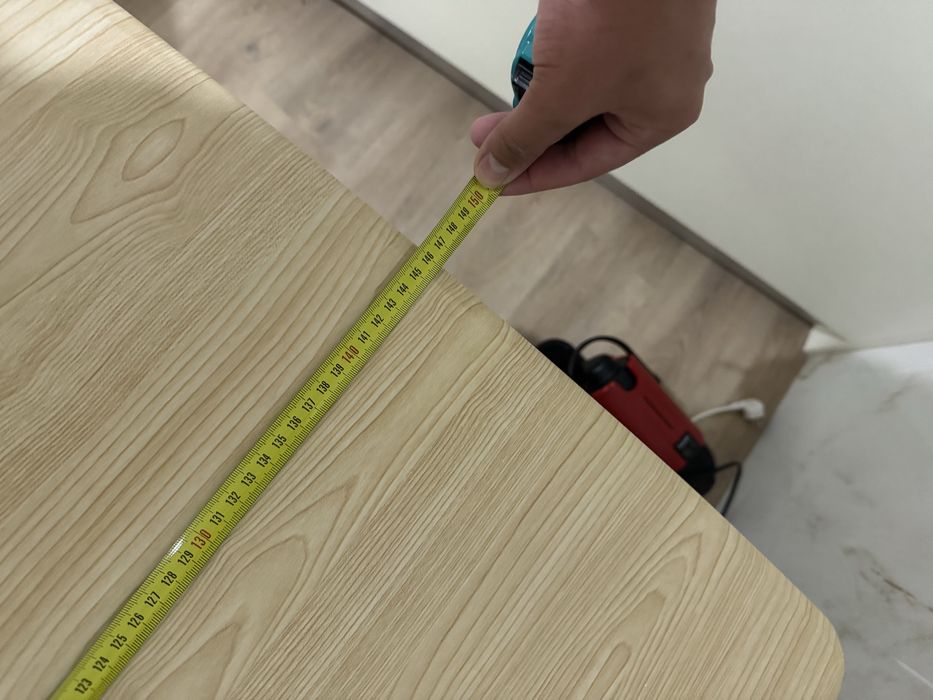 Mesa extensivel com 2 cadeiras e 1 banco
