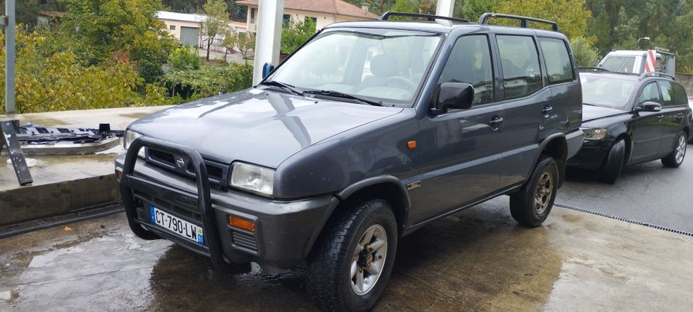 Capô Nissan Terrano 2 e peças