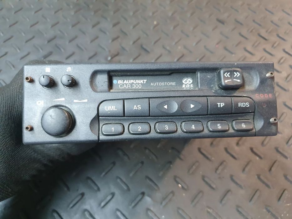 RADIO RADIOODTWARZACZ BLAUPUNKT CAR 300 E 90533422