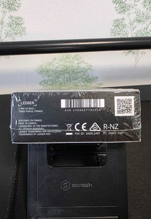 Крипто-гаманець Ledger Nano X Cosmic Purple