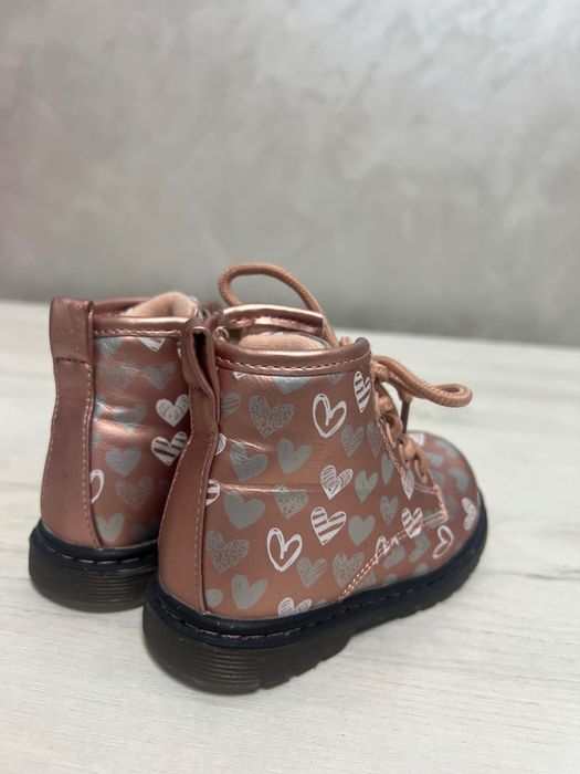 Дівчачі черевички