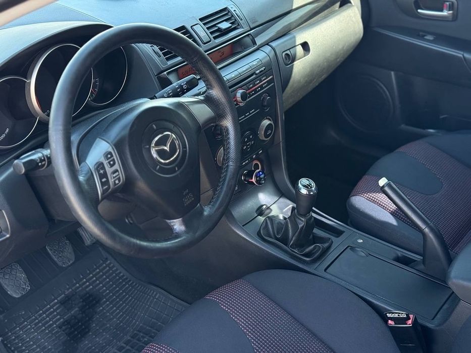 Продам Мазда 3 1.6