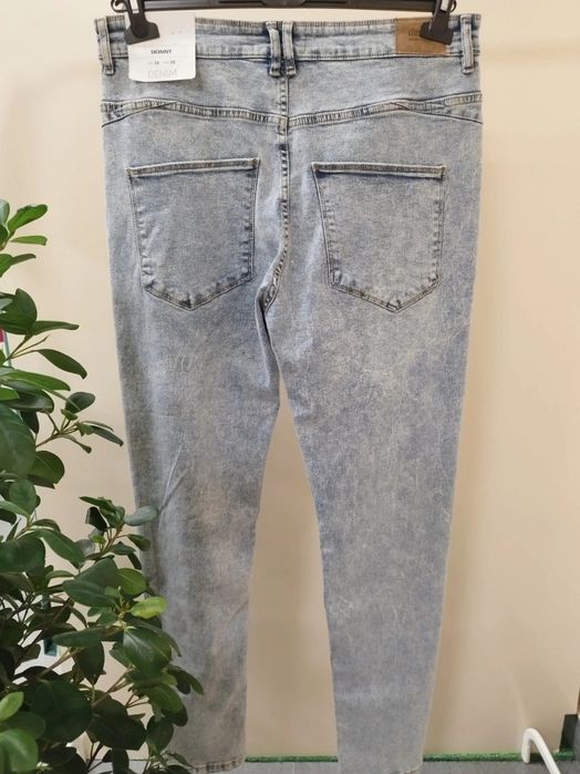 NOWE spodnie jeansy męskie Cropp