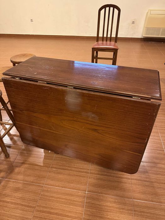 Conjunto Mesa, Cadeiras e Bancos