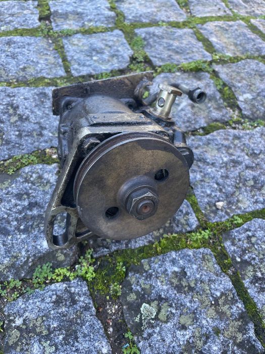 Bomba de direção assistida Toyota BJ73