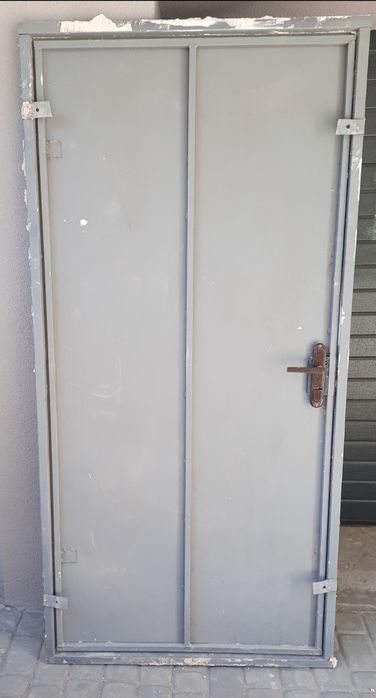 Двери входные металлические