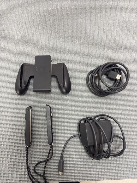 Nintendo Switch OLED 64GB com acessorios | Loja | Garantia