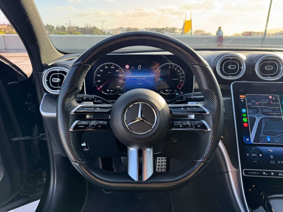 Mercedes-Benz C300e AMG • Garantia Oficial + 2 Anos • Autonomia de 110km em elétrico