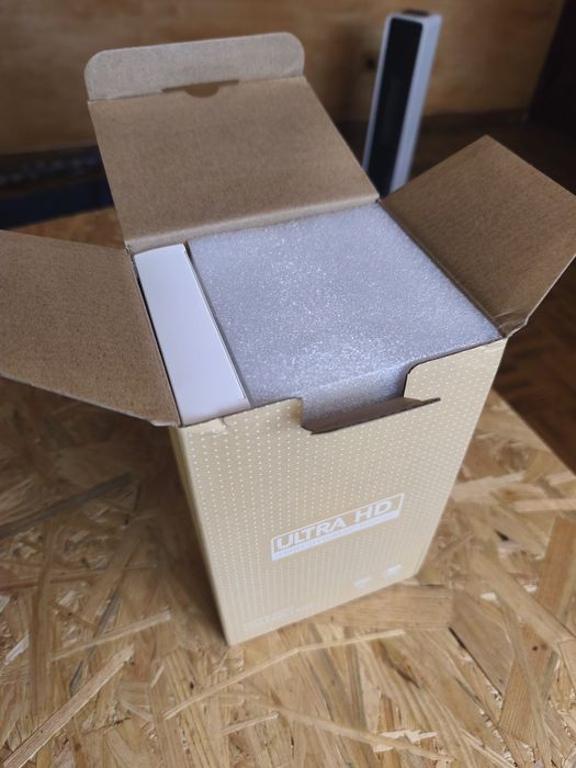 Projetor P 30 Pro Ultra HD Android Na caixa.