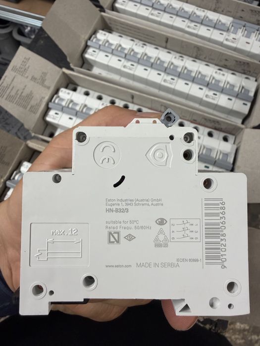 Eaton HN-B32/3 B32A 3P wyłącznik nadprądowy 16szt