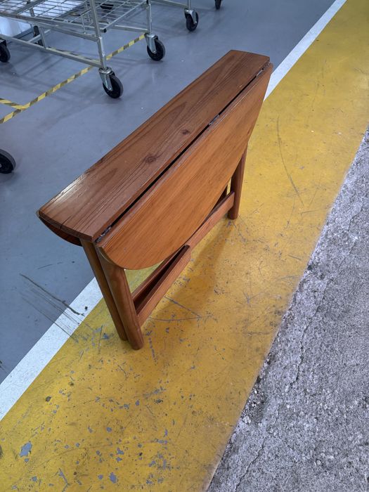 Mesa de madeira dobravel