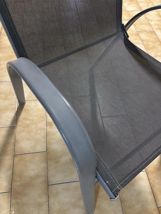 Mesa com duas cadeiras LeroyMerlin