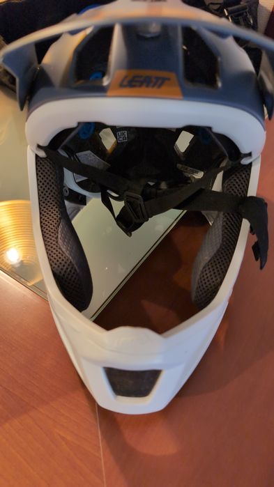 Proteção de bike, capacete, colete etc