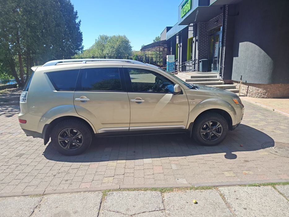 Mitsubishi outlander XL 3.0L 4×4 Газ/Бензин - Ідеальний технічний стан