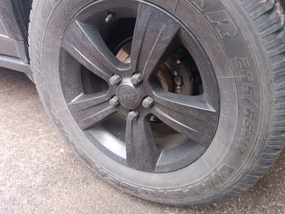 Преміум. АТ шини Continental ContiCrossContact AT 235/65 R17