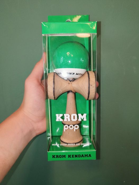 Krom/Sweets Kendama