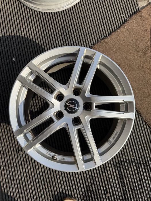Felgi aluminiowe Dezent ET 44 7jx17” 5x 115 Opel Astra Insignia