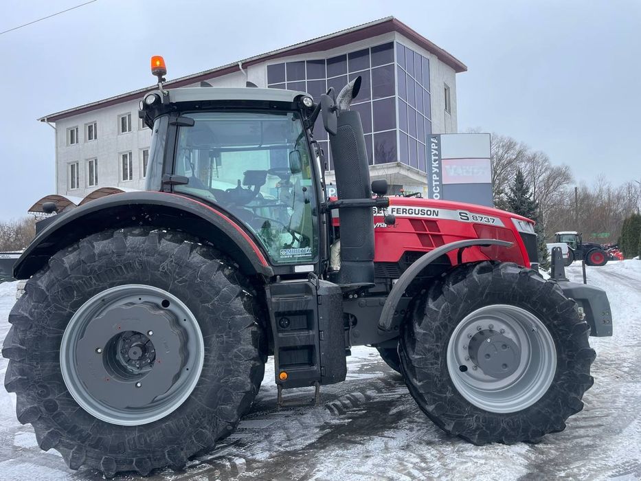 Трактор massey ferguson 8737