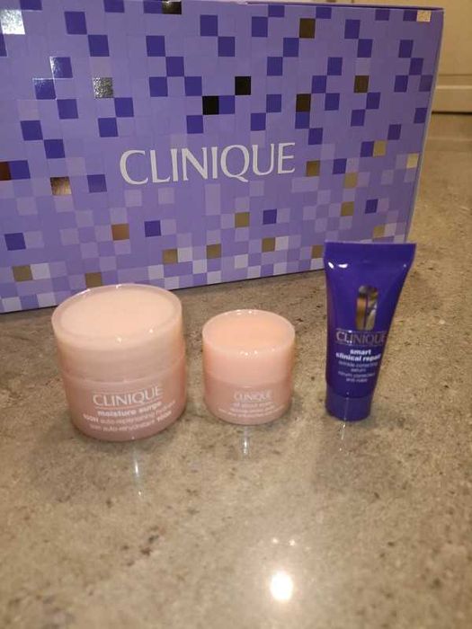Clinique - zestaw nowych kosmetyków: krem nawilżający, krem pod oczy, serum + pomadka Bare Pop