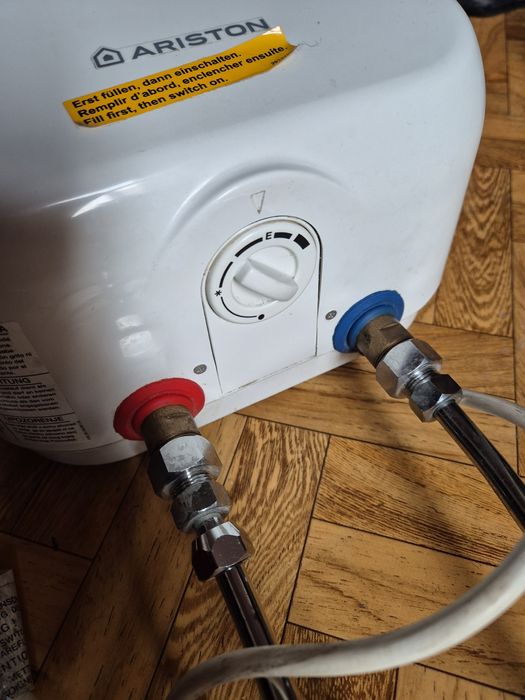 Elektryczny Podgrzewacz Wody Ariston!!