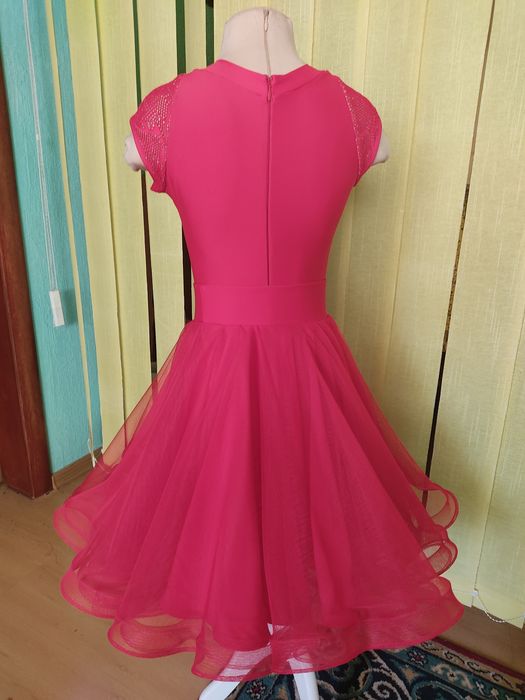 Танцювальна сукня. Дівчата 6-9 років