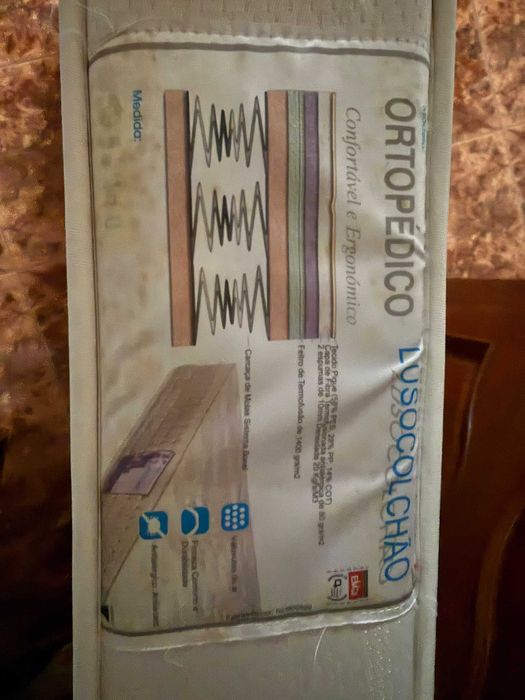 Cama de solteiro com colchão
