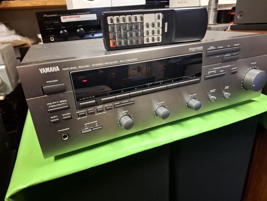 Amplituner Yamaha RX-V390RDS pilot