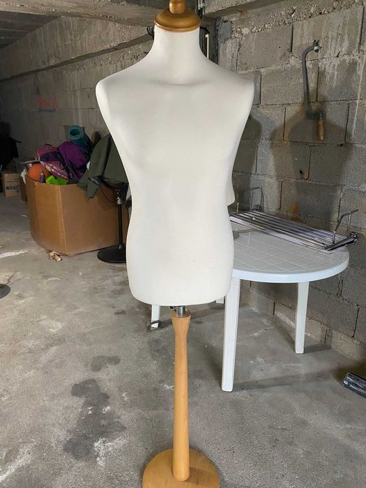 Manequim meio corpo seminovo