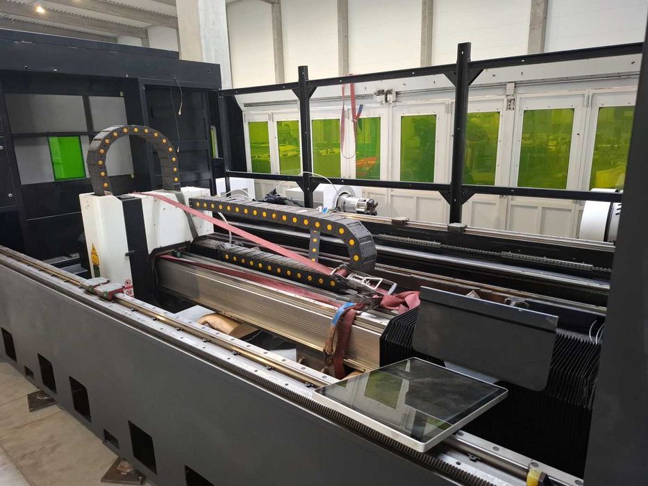Wycinarka laserowa JINAN ST-FC3015GAR